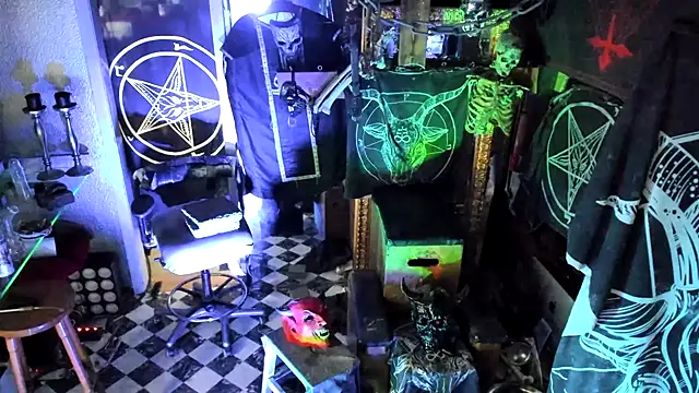 BULGEDEMON online show from October 31, 2025, 8:33 am