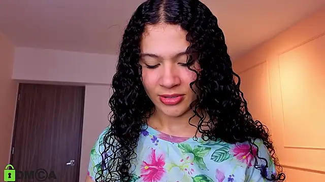 SHARONN     online show from November 7, 2025, 4:17 am