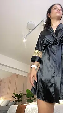 SHARONN     online show from February 3, 2026, 7:13 am