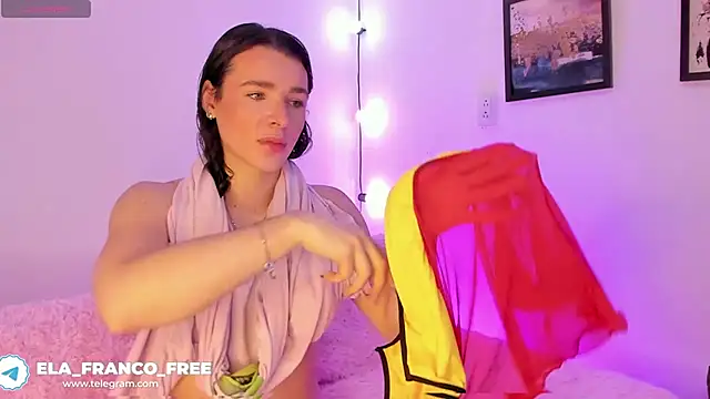 Snapshot of elafranco_ chatting on February 12, 2026, 4:34 am elafranco online show from February 12, 2026, 4:34 am