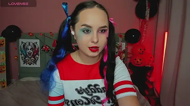 BeatriceReeves online show from October 24, 2025, 1:04 am