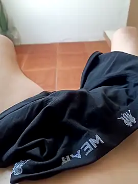 paubabando  online show from March 8, 2025, 1:25 pm