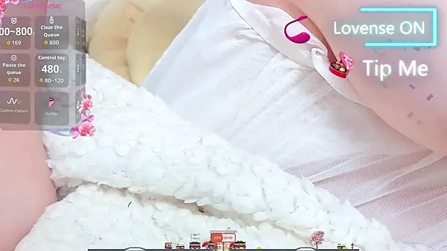 Weiwei5200 online show from April 21, 2026, 11:11 pm