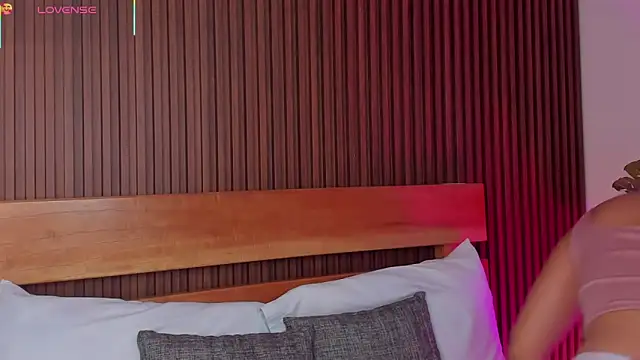 yaya23x online show from November 8, 2025, 2:42 pm