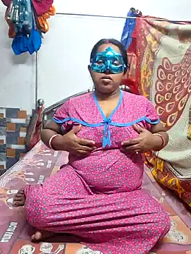 Snapshot of Real_Desi_Couple chatting on December 12, 2024, 4:43 pm Real Desi Couple online show from December 12, 2024, 4:43 pm