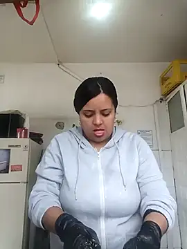 tuty Tap online show from December 4, 2025, 2:49 pm