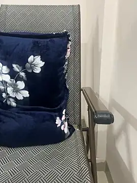 HoneyBearCpl online show from January 13, 2026, 4:00 pm