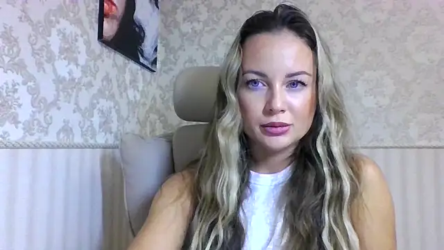 jennifer838 online show from October 31, 2025, 6:15 pm