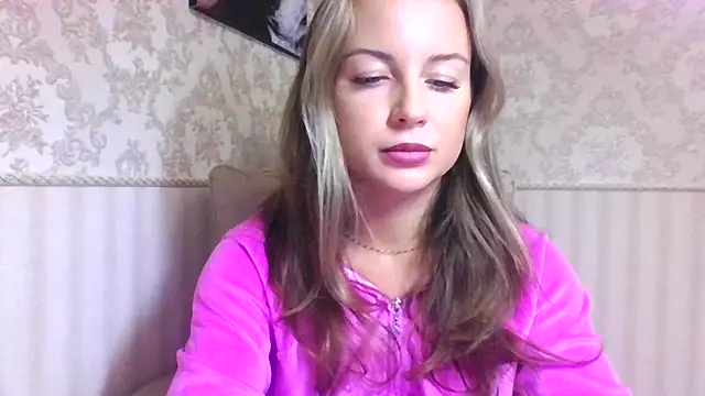 jennifer838 online show from September 15, 2025, 12:49 pm