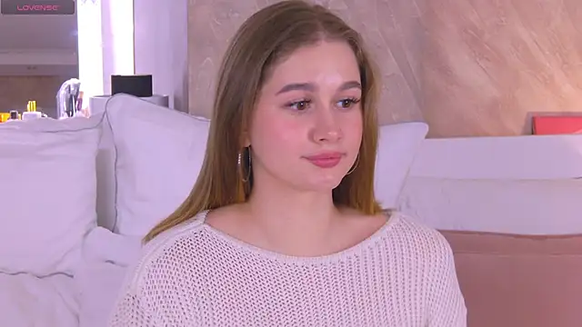 EllieHayes online show from March 1, 2025, 1:43 am