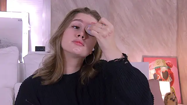 EllieHayes online show from September 27, 2025, 4:02 pm