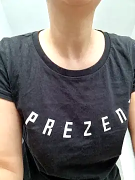 AudreyJoy online show from November 12, 2025, 7:56 am