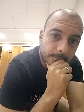 Snapshot of arabian82 chatting on December 8, 2024, 4:22 am arabian82 online show from December 8, 2024, 4:22 am