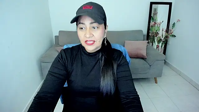 Adele Sweett online show from November 3, 2025, 11:47 am