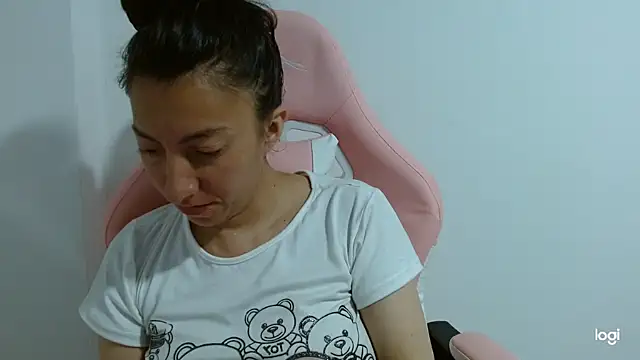 kaybabyhot online show from September 30, 2025, 4:24 pm