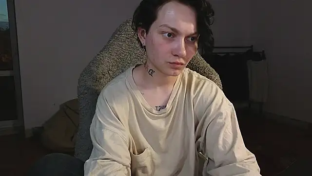 esajukyy online show from June 14, 2026, 3:57 pm