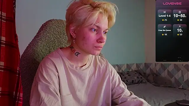 esajukyy online show from February 25, 2025, 3:31 pm