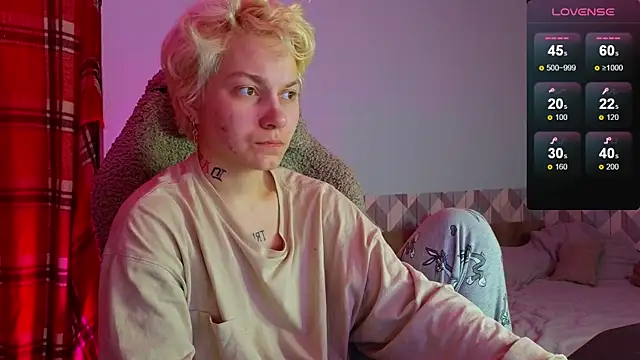 esajukyy online show from March 9, 2025, 2:21 pm