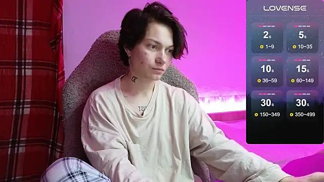 esajukyy online show from September 28, 2025, 5:36 am