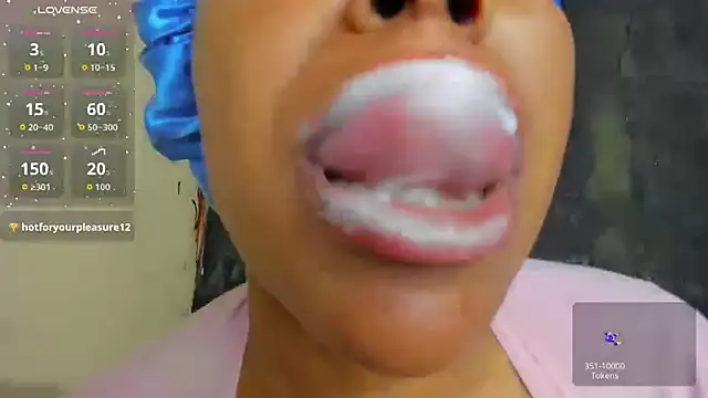 KamariaFyre online show from June 10, 2026, 2:35 am