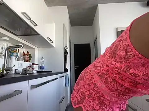 Samira-Summer online show from March 4, 2025, 2:10 pm