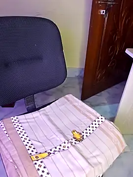 Olivia3 online show from November 10, 2025, 8:25 pm