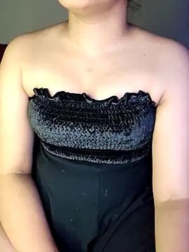 Olivia3 online show from October 29, 2025, 6:40 pm