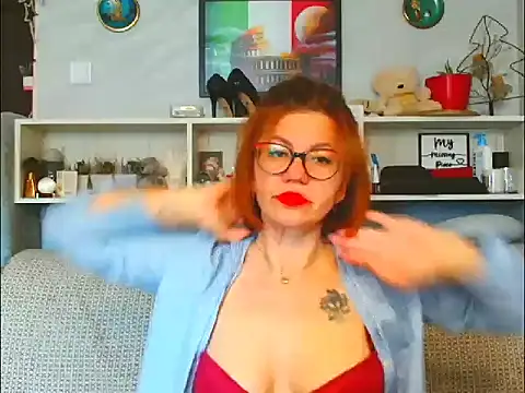 Natali3855 online show from May 6, 2026, 4:05 am