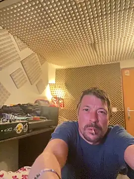 zenzero87 online show from March 25, 2026, 12:55 am