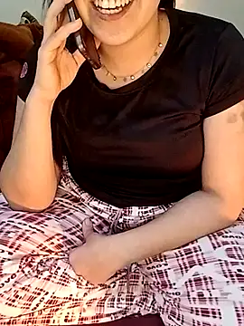 ShadiaStar online show from March 12, 2025, 1:36 am