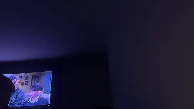 houy111111 online show from October 16, 2025, 7:22 pm