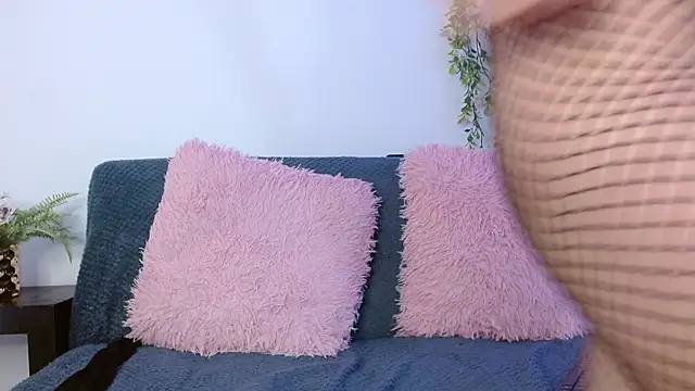 Kendal Mosk online show from September 19, 2025, 8:24 pm