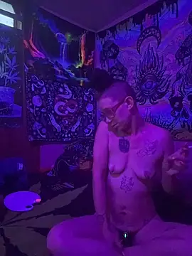 Stonermama666420 online show from June 25, 2026, 3:48 am