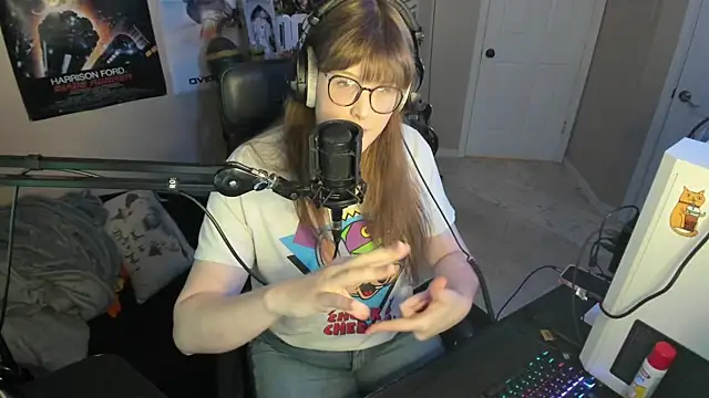 Snapshot of HannahCastle96 chatting on November 19, 2025, 10:32 pm HannahCastle96 online show from November 19, 2025, 10:32 pm