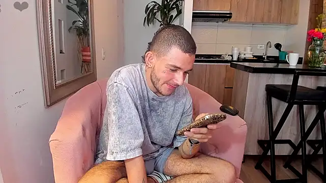 Snapshot of AbadSpears chatting on March 22, 2025, 6:54 am AbadSpears online show from March 22, 2025, 6:54 am