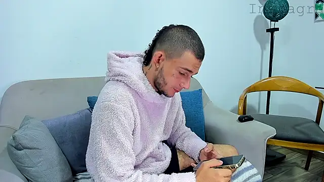 Snapshot of AbadSpears chatting on March 19, 2025, 5:08 am AbadSpears online show from March 19, 2025, 5:08 am