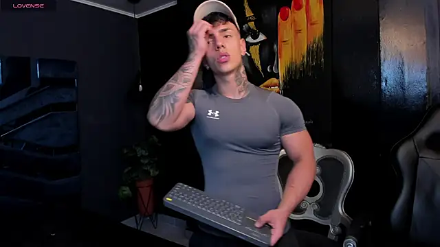 Flynn Riider online show from September 21, 2025, 2:28 am