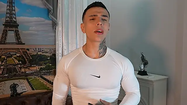 Snapshot of Flynn_Riider chatting on May 20, 2026, 5:43 pm Flynn Riider online show from May 20, 2026, 5:43 pm