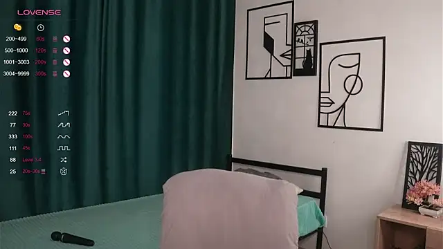 ElvaHilby online show from September 23, 2025, 3:35 am