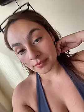 Gabriela-Parker  online show from January 9, 2026, 7:43 pm