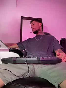 Junihn0 online show from October 4, 2025, 9:16 pm