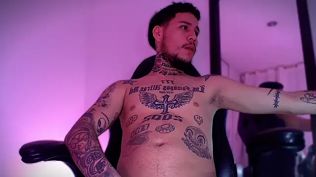 Junihn0 online show from September 25, 2025, 9:32 pm