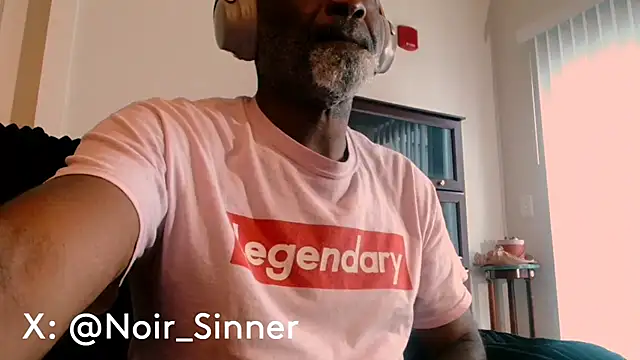 Snapshot of sinnernoir chatting on June 18, 2026, 11:59 am sinnernoir online show from June 18, 2026, 11:59 am