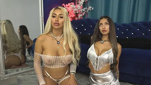 GoldenAmber online show from September 12, 2025, 5:24 pm