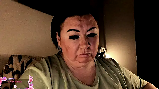 SexxyDreams1 online show from October 6, 2025, 6:14 am