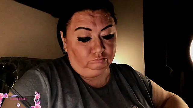 SexxyDreams1 online show from September 19, 2025, 11:31 pm