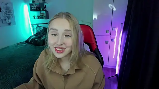 LinaTruly online show from October 10, 2025, 9:15 pm