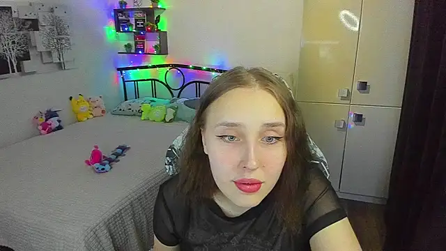 LinaTruly online show from April 20, 2026, 9:27 pm