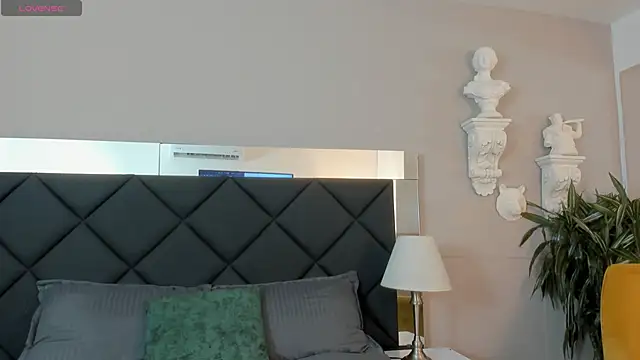 Robin Rief online show from November 23, 2025, 4:00 am