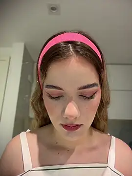 NicoleCut online show from July 5, 2026, 9:38 am
